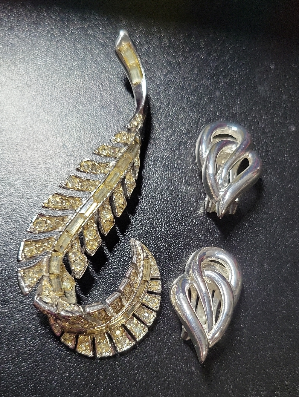 Silver Tone Leaf Brooch with Matching Clip Earrings